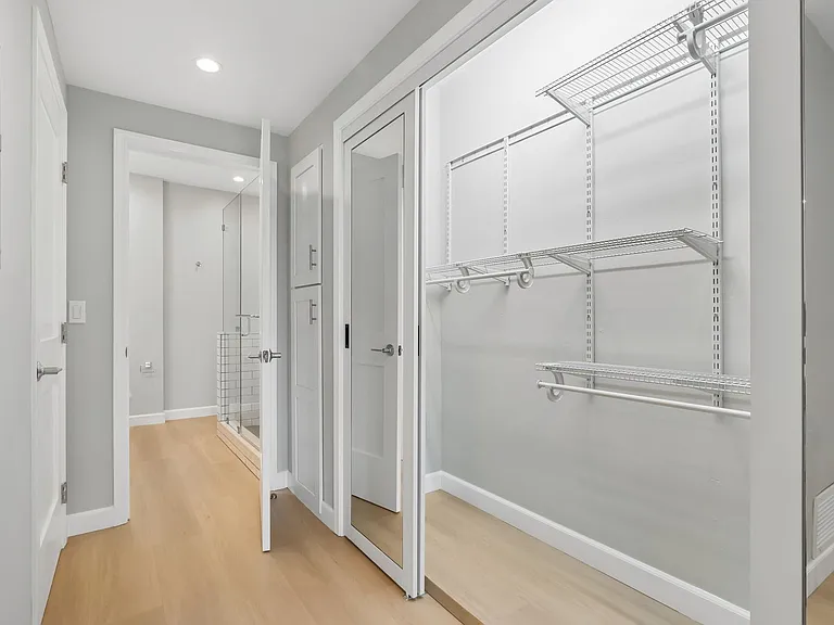 116 N Wetherly Dr — Photo 25