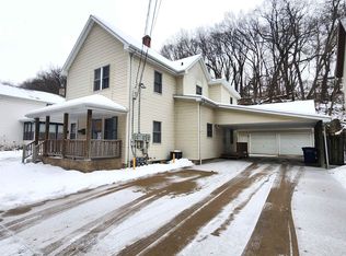 853 W Locust St, Dubuque, IA 52001