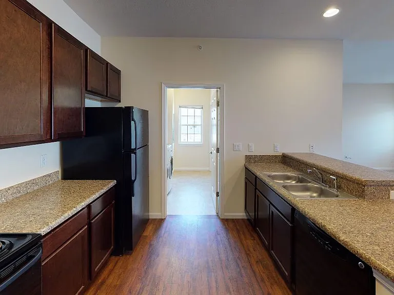 Windsor West | Specials Available — Photo 39