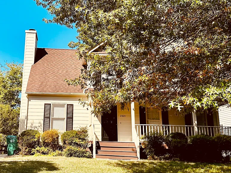 2824 Broadford Ln — Photo 10