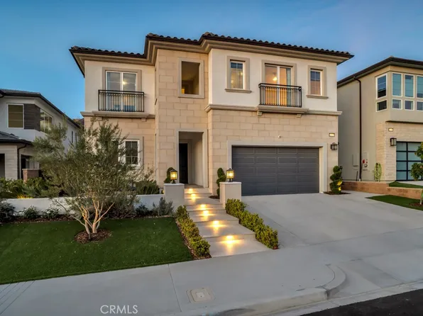 20725 W Bluebird Ct, Northridge, CA 91326