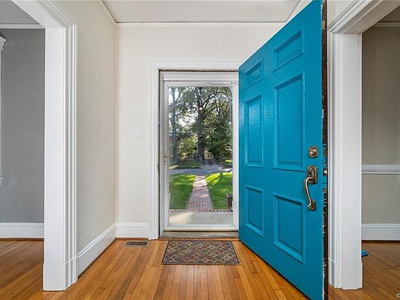 5th image of 1018 W 46th St