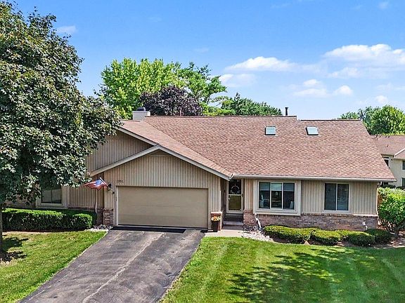 2nd image of 1991 Hunters Ln