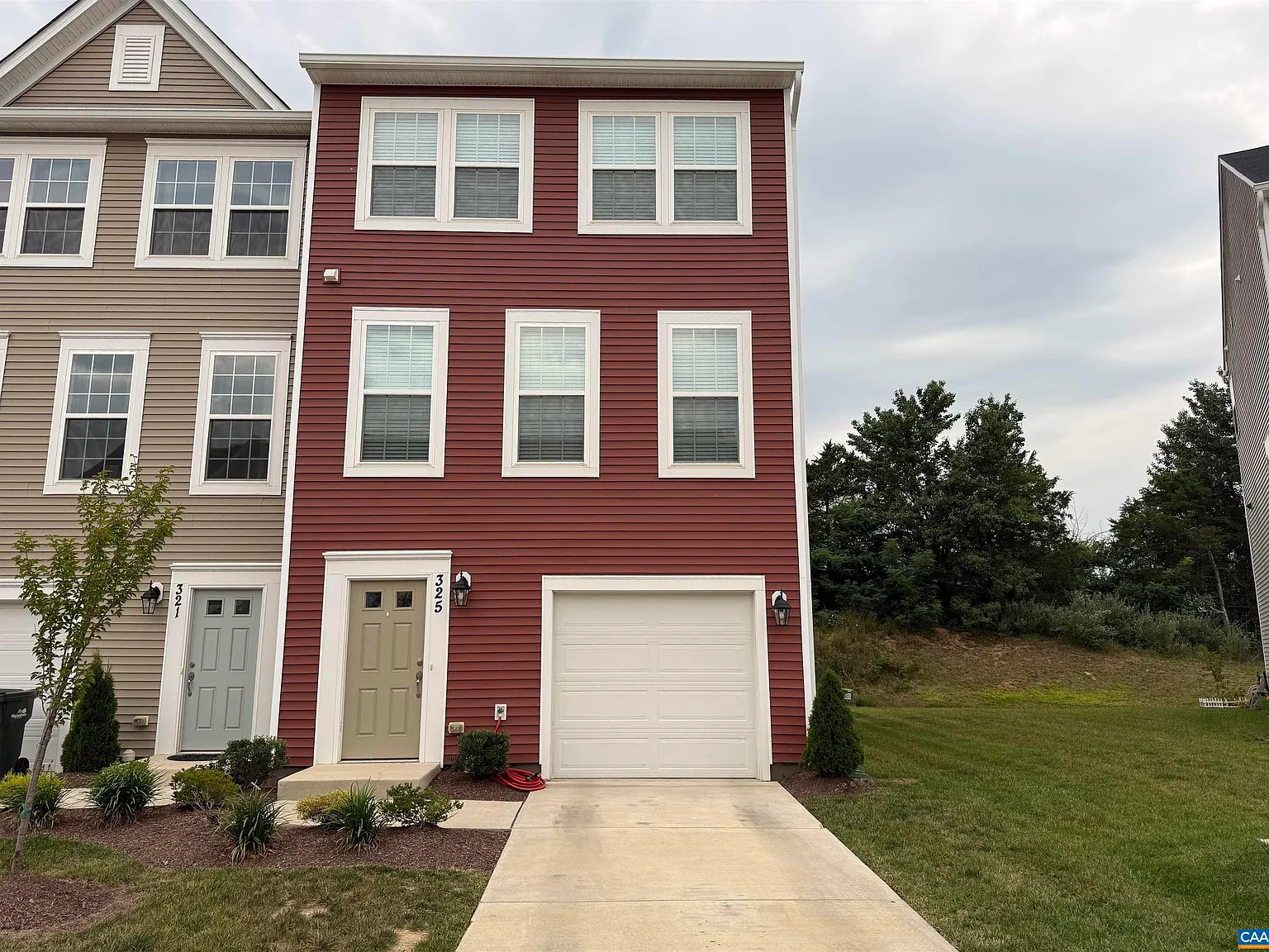 3 bed, 2.5 bath, 1851 sqft, $2,075 — Photo 1