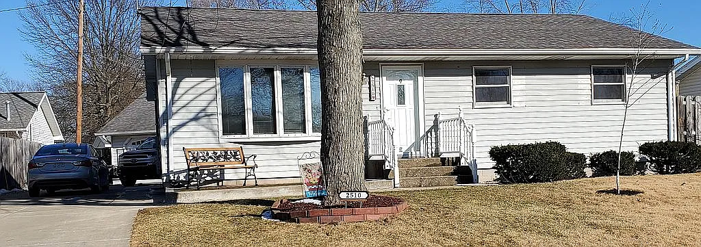 2510 S Roeske Ave photo 1