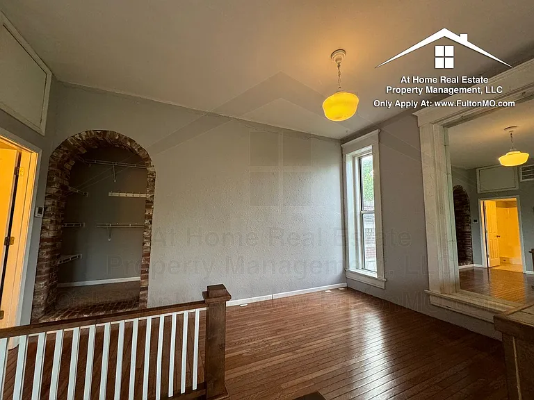 808 Center St #201 — Photo 5