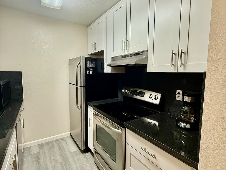 1242 Shelter Creek Ln — Photo 8