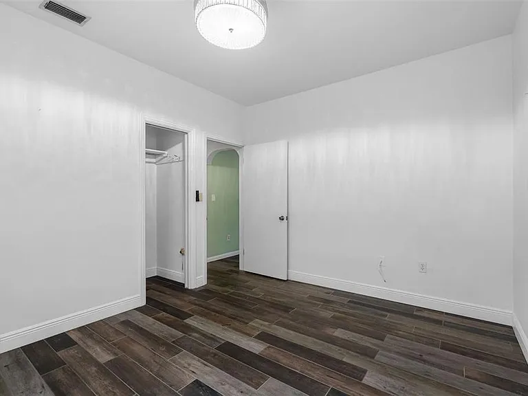 641 Wilkie St — Photo 34