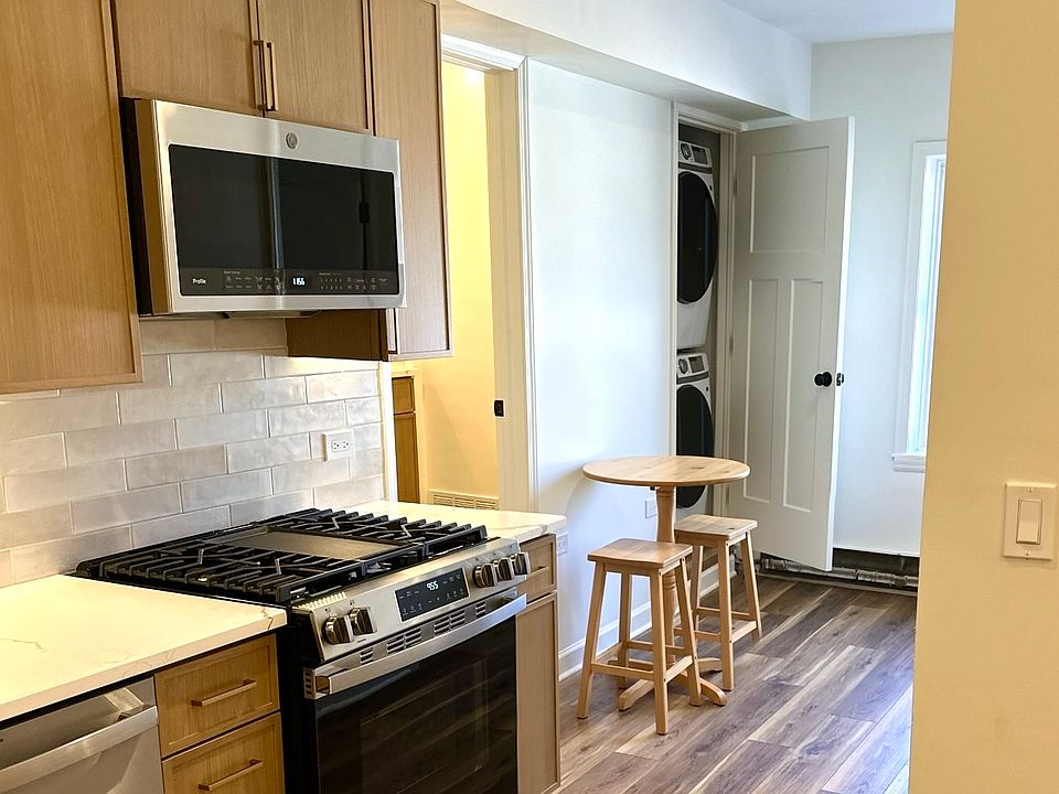 Kitchen + Breakfast Nook