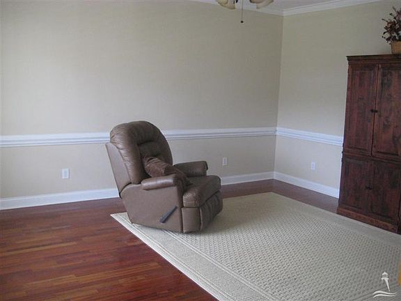 3rd image of 1297 Longleaf Drive