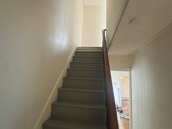 4th image of 12 E Green St