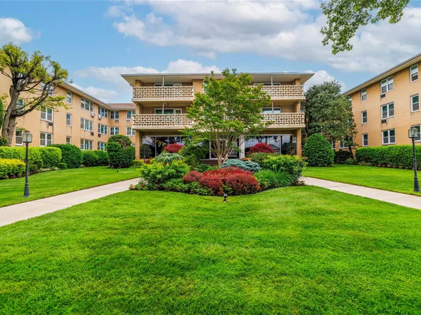 490 Atlantic Avenue #103, East Rockaway, NY 11518