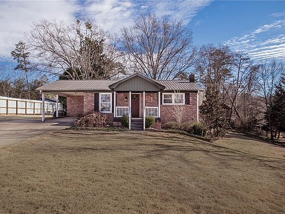 2nd image of 219 Motor Boat Club Rd