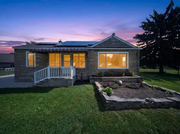 7866 Miami Ave, Monroe, MI 48161