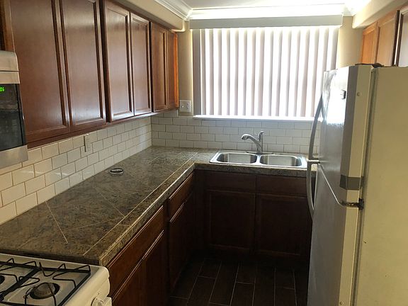 3rd image of 3448 Glenalbyn Dr