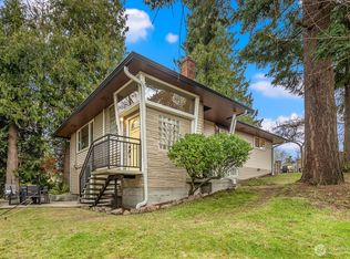 8450 24th Ave SW, Seattle, WA 98106