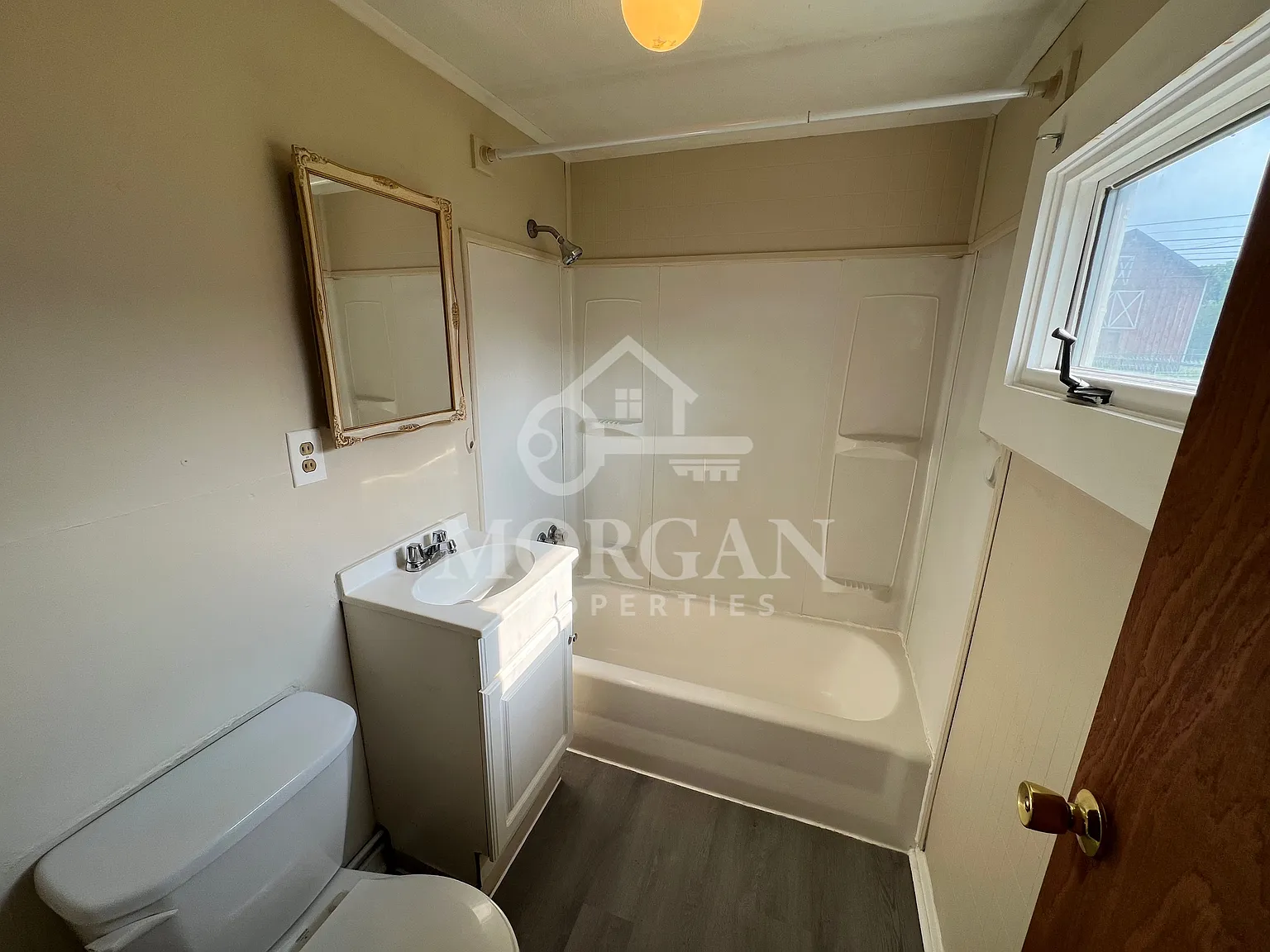 123 Franklin St #B Pendleton - B — Photo 4