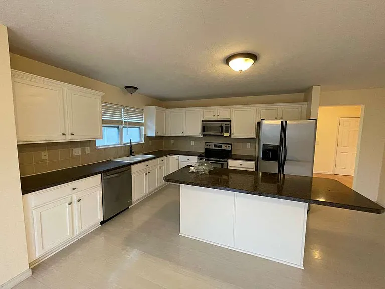 6170 Ravenhill Rd — Photo 5