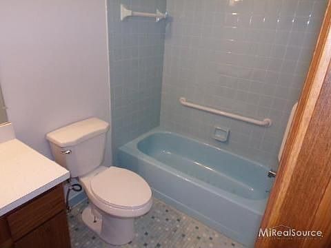 5th image of 201 Doremus Ln