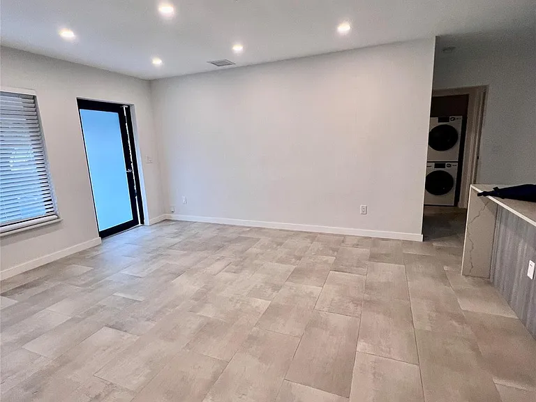 4680 NE 5th Ave — Photo 21