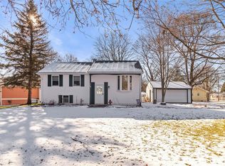 15 Winston Dr, Victor, NY 14564