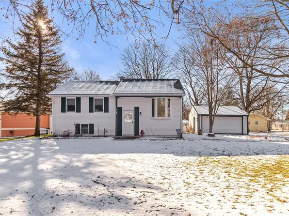 15 Winston Dr, Victor, NY 14564