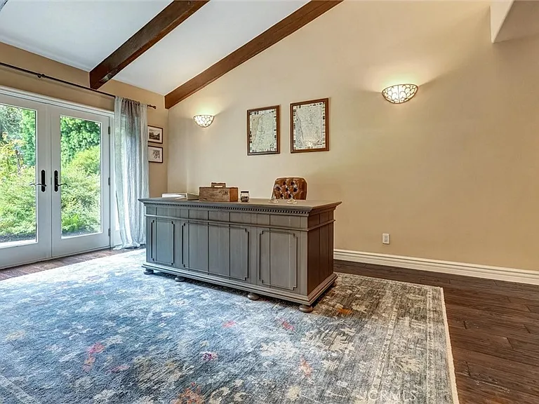 4751 Topeka Dr — Photo 23