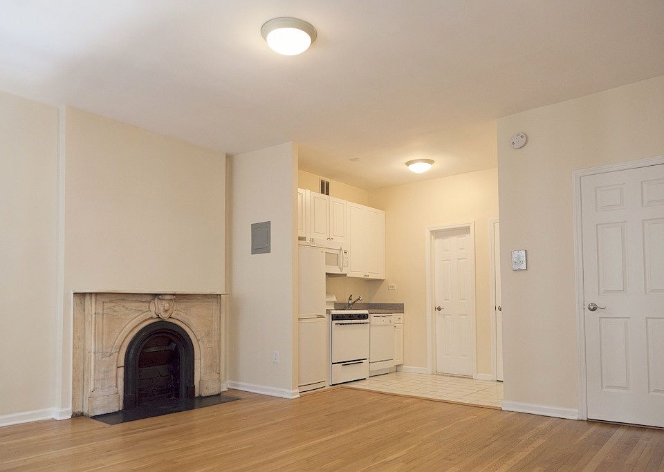 1st image of 71 W 55th St