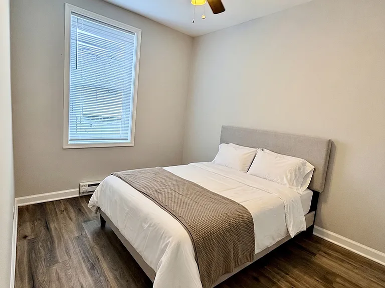 6525 Saybrook Ave — Photo 12
