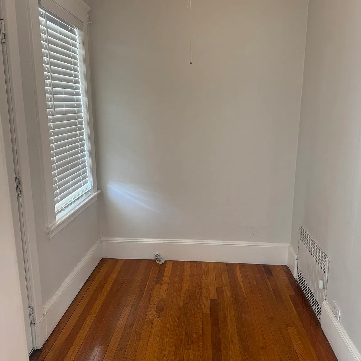 2 bed, 1.0 bath, 1100 sqft, $2,200 — Photo 2