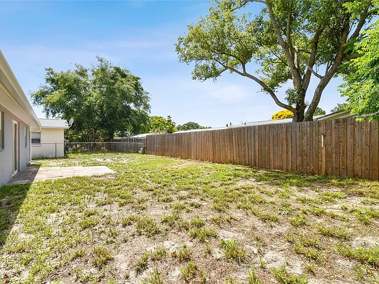 7721 Arbordale Dr — Photo 12