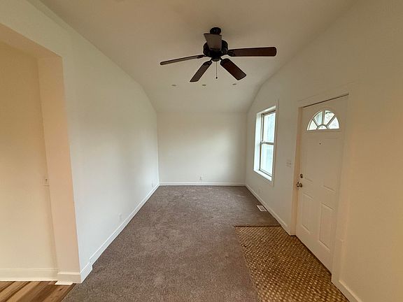 4th image of 3967 Berrien St