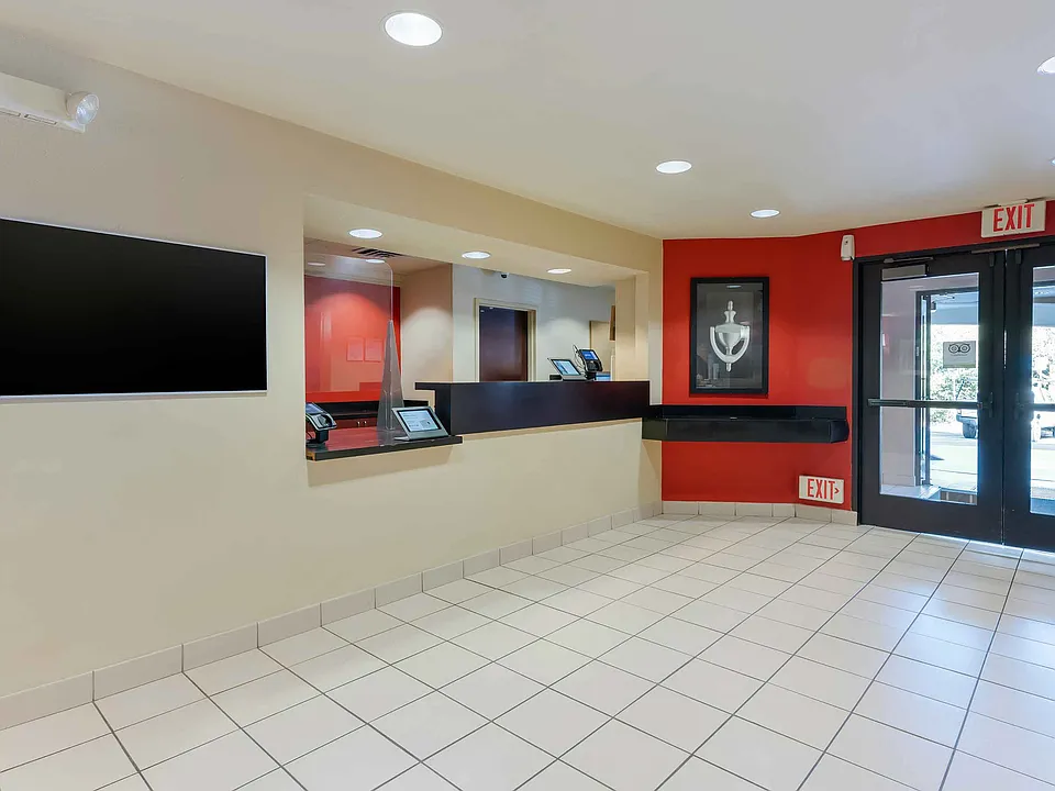 Lobby and Guest Check-in