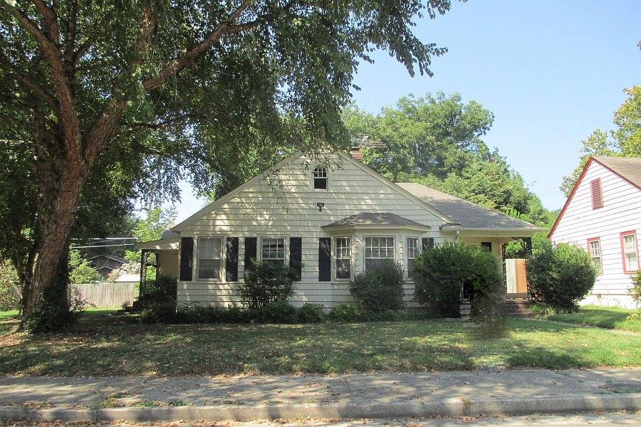 1st image of 719 Hawthorne St