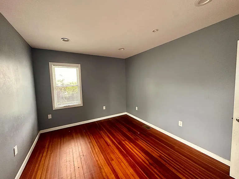 57 Willoughby Ave — Photo 9