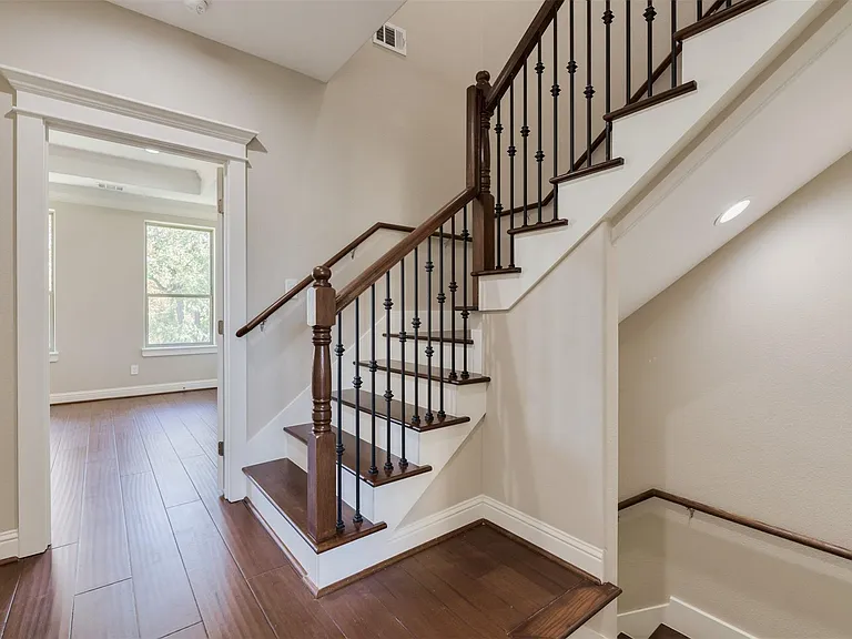 1244 W 26th St — Photo 33