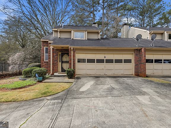 2nd image of 9 Belmonte Ct SW