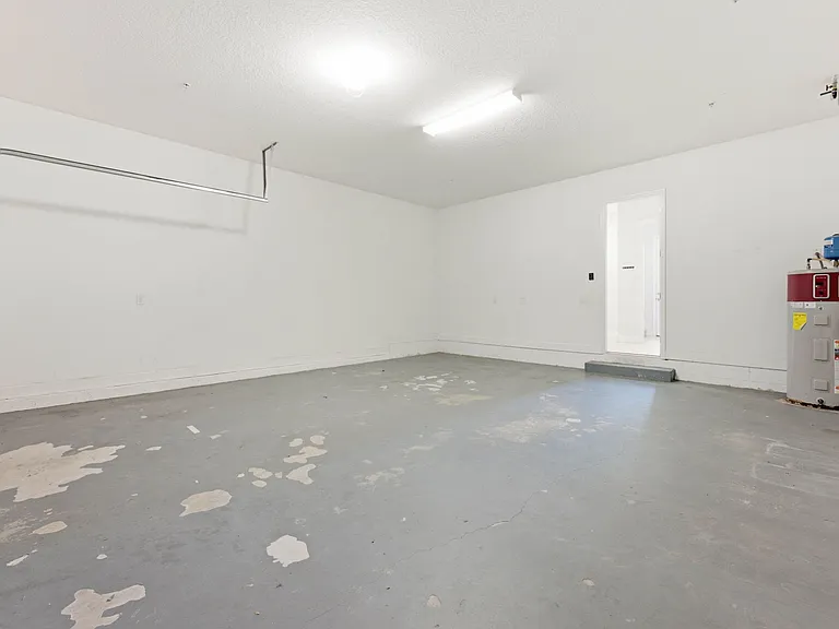 9025 Laureate Blvd — Photo 8