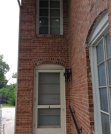 2nd image of 323 E Melrose Dr