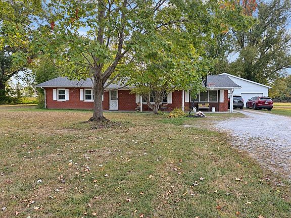 2nd image of 450 College Rd