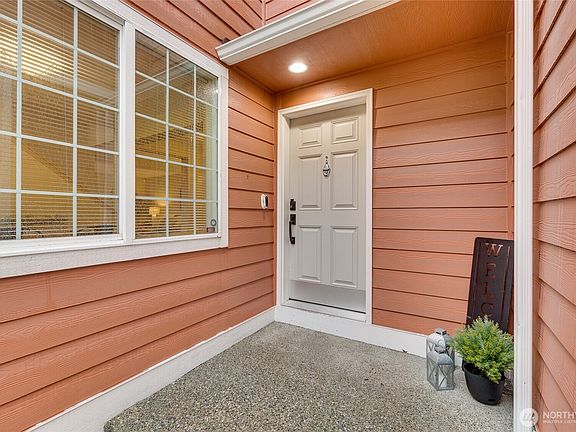 3rd image of 224 84th Avenue NE