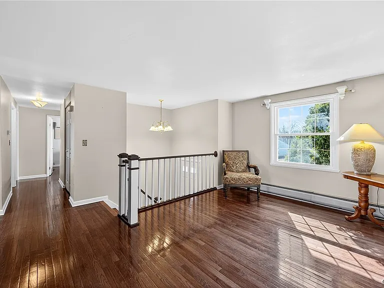 8237 Mantova Dr — Photo 5