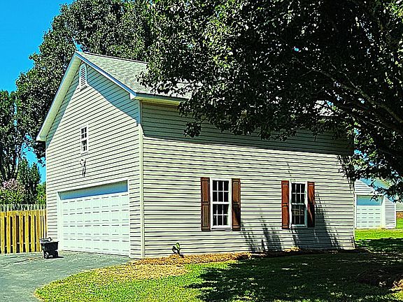 3rd image of 310 Templeton Dr
