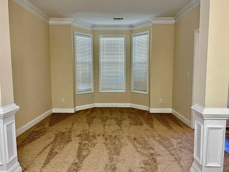 983 Yancey Ct — Photo 9