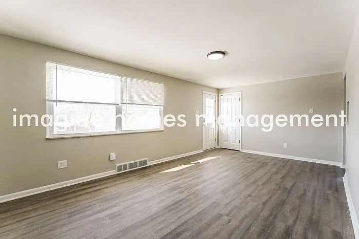 14339 Terrace Dr — Photo 2