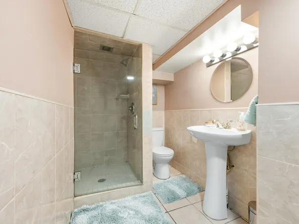 87 Sherman Place image 23 of 37