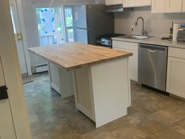 238 E King St APT 6, Lancaster, PA 17602