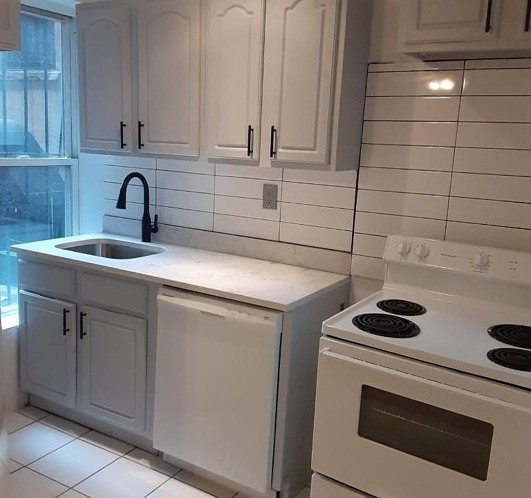 1st image of 232 E 116th St APT 4