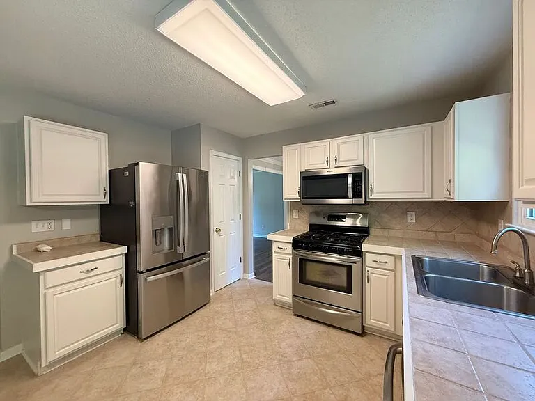 301 Siena Dr — Photo 10