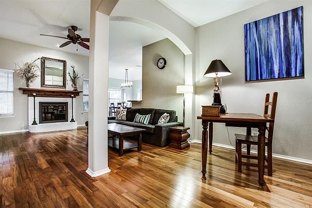 1st image of 304 Cove Dr